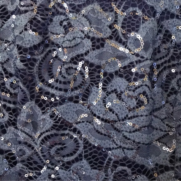 NWT Beautiful lace sequined dress - Picture 4 of 6